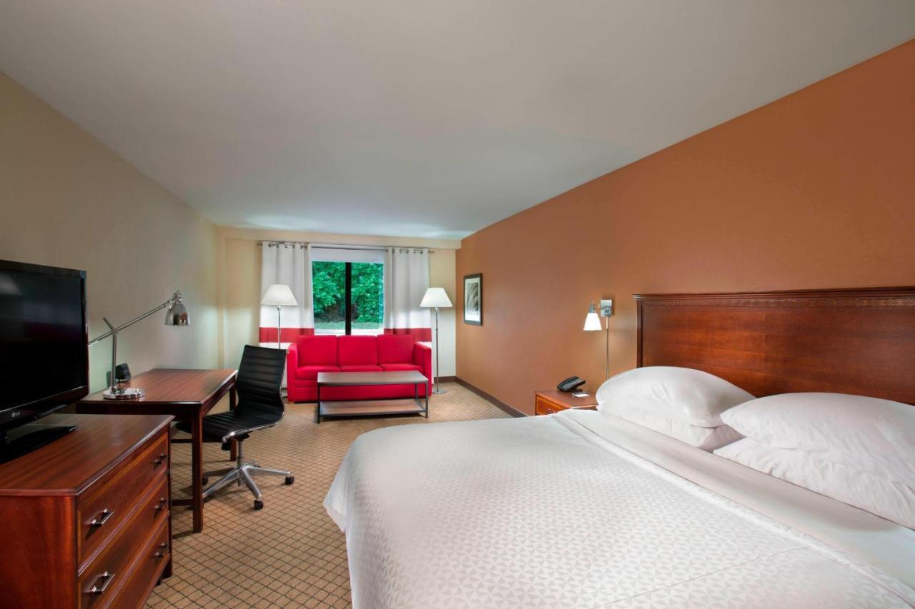 Doubletree By Hilton Manhattan, Ks Exteriör bild
