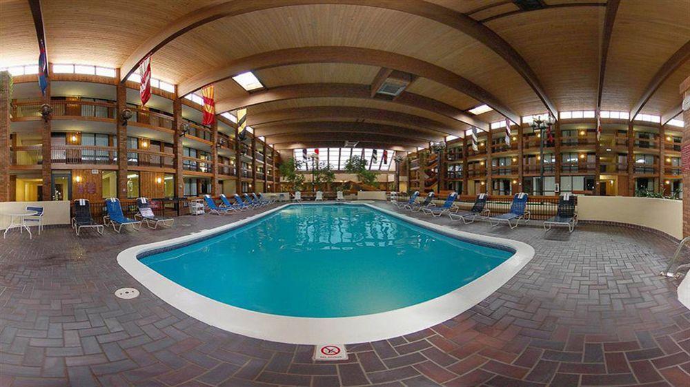 Doubletree By Hilton Manhattan, Ks Exteriör bild