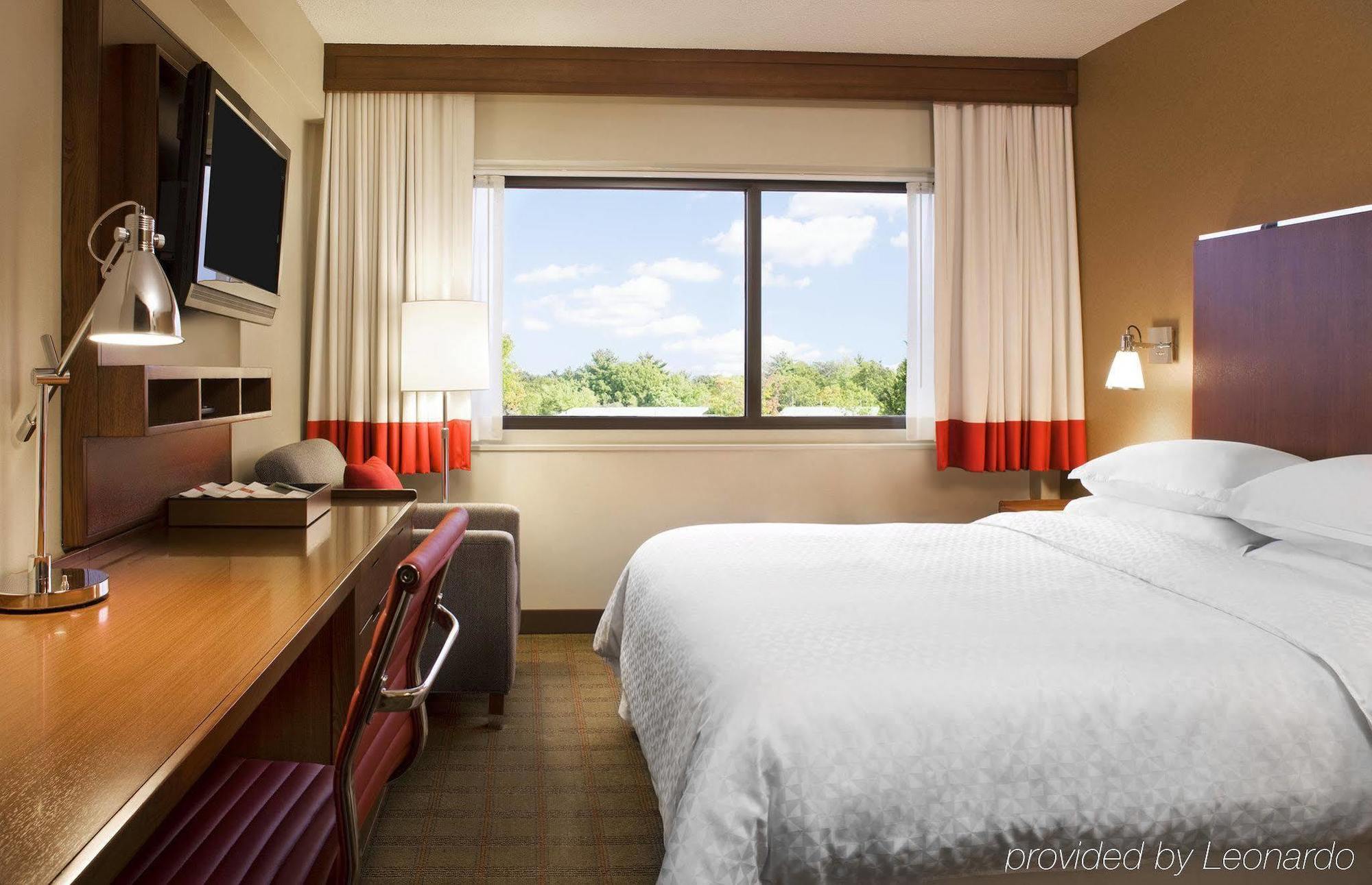 Doubletree By Hilton Manhattan, Ks Exteriör bild